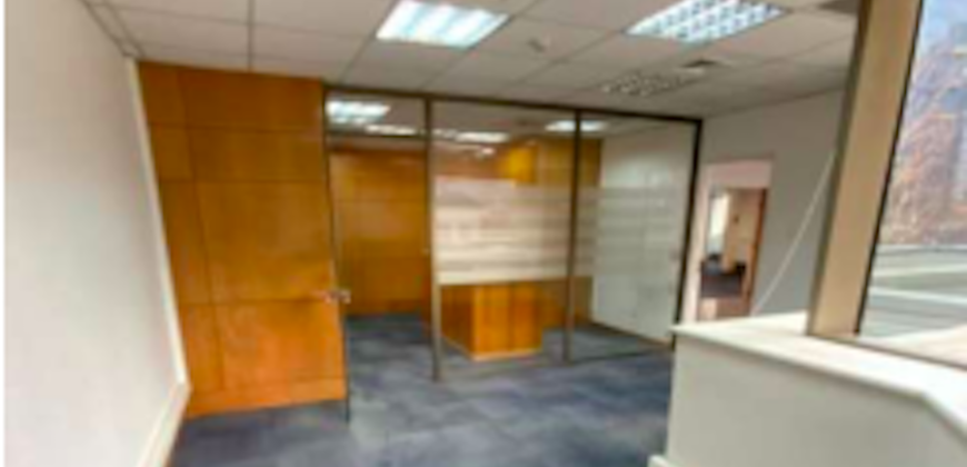 Piso 2 en Edificio en Apoquindo