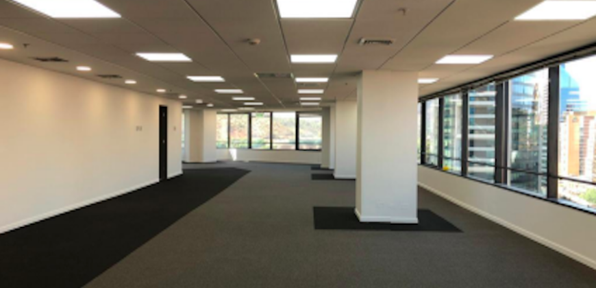 Amplias oficinas en Edificio en Andrés Bello
