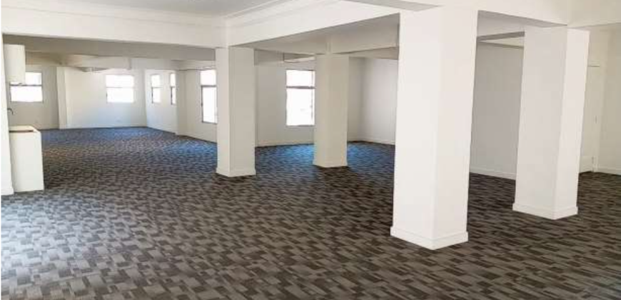 EDIFICIO CON UBICACIÓN ESTRATEGICA