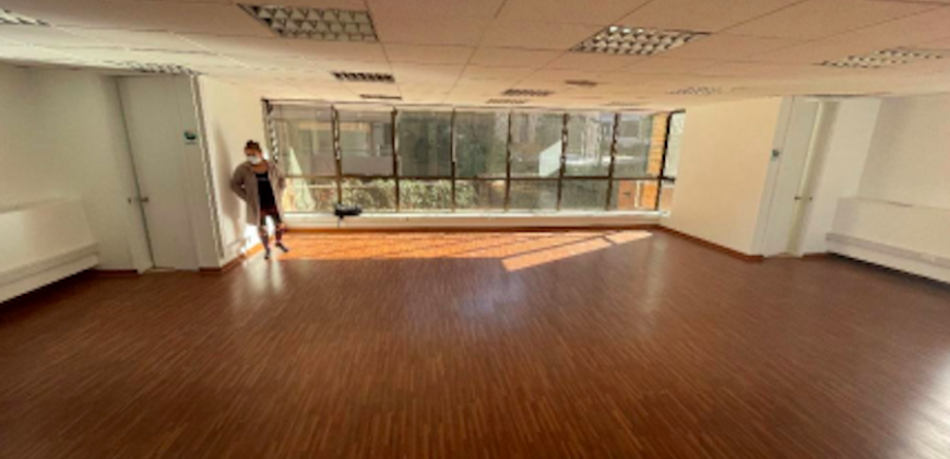 Excelente oficina en Roger de Flor