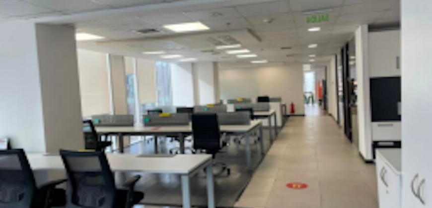 Piso completo con 4 oficinas el Los Militares