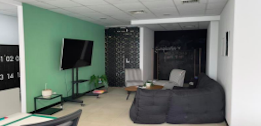 Piso completo con 4 oficinas el Los Militares