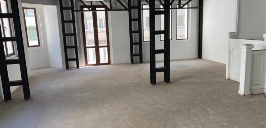 Casa estilo Ecléctico habilitada para oficina