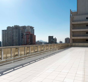 Gran Planta Libre Con Amplia Terraza En Santiago Centro
